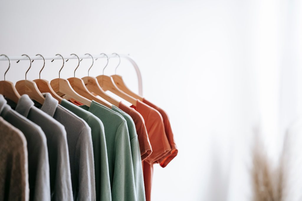 옷장 대신 동선을 살린 오픈행어 수납